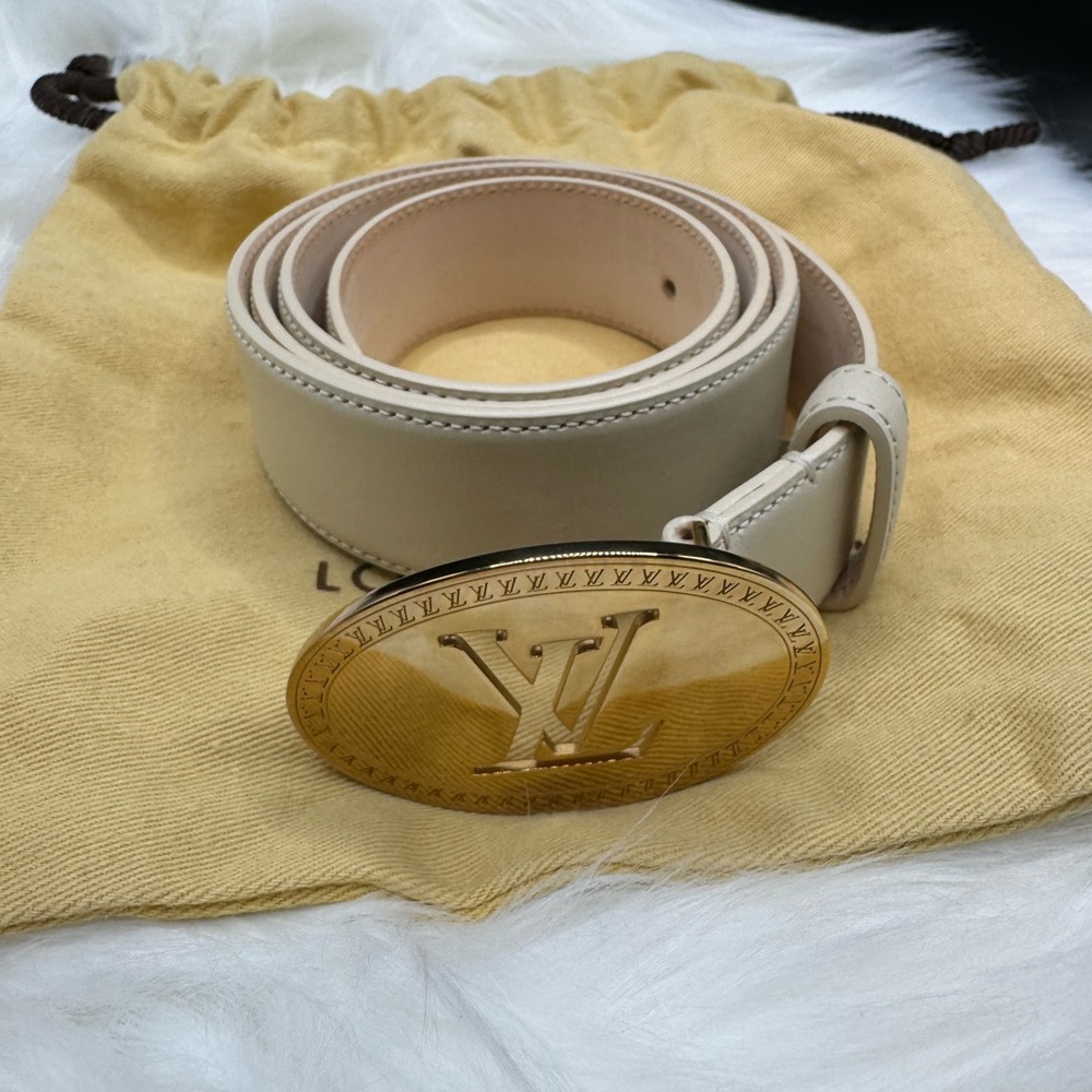 🌸SOLD🌸Louis Vuitton Cut Out Initiales Belt